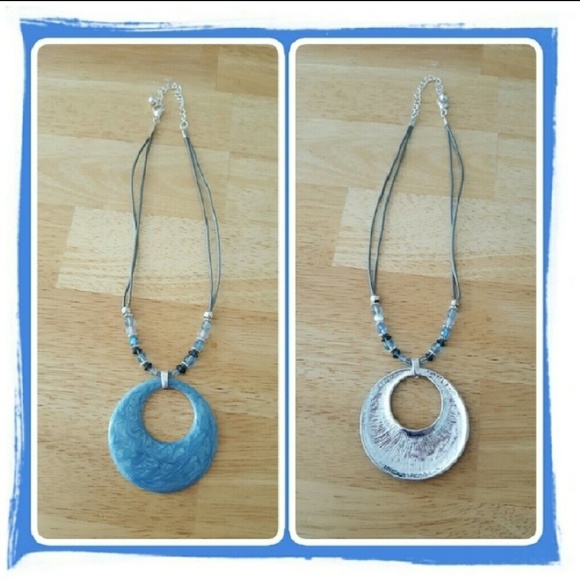 NWOT Blue Cabachon Pendant - Picture 2 of 3